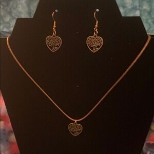 Gold Heart Filigree Necklace
